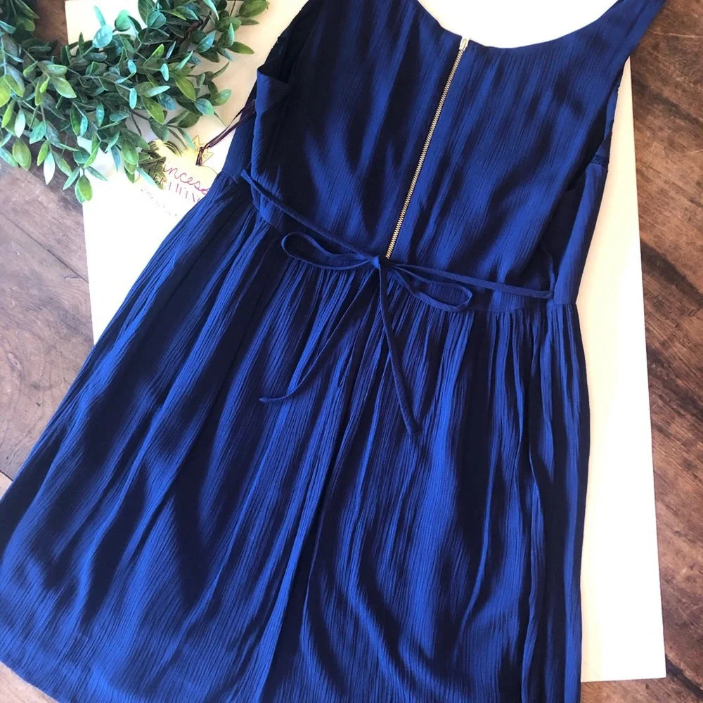 🆕{Princess by Vera Wang} Embroidery Floral Pleated Sleeveless Dress - Picture 4 of 7
